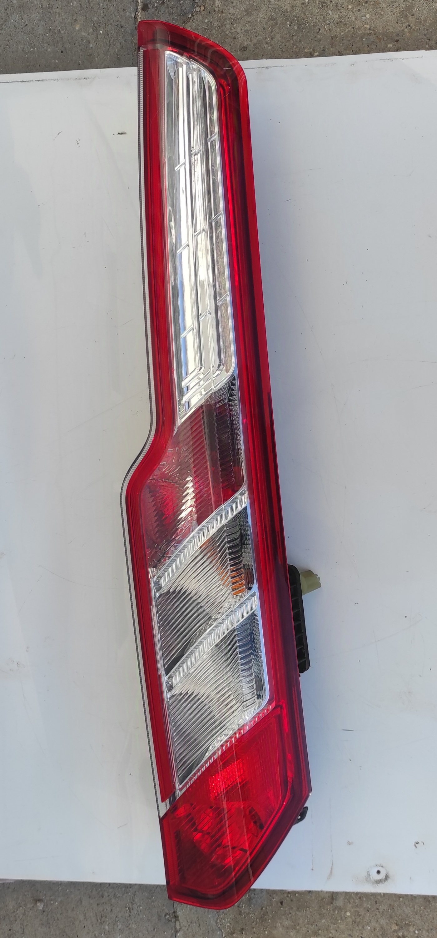 Ford Transit Custom jobb hátsó lámpabúra gyári bontott (2013-)